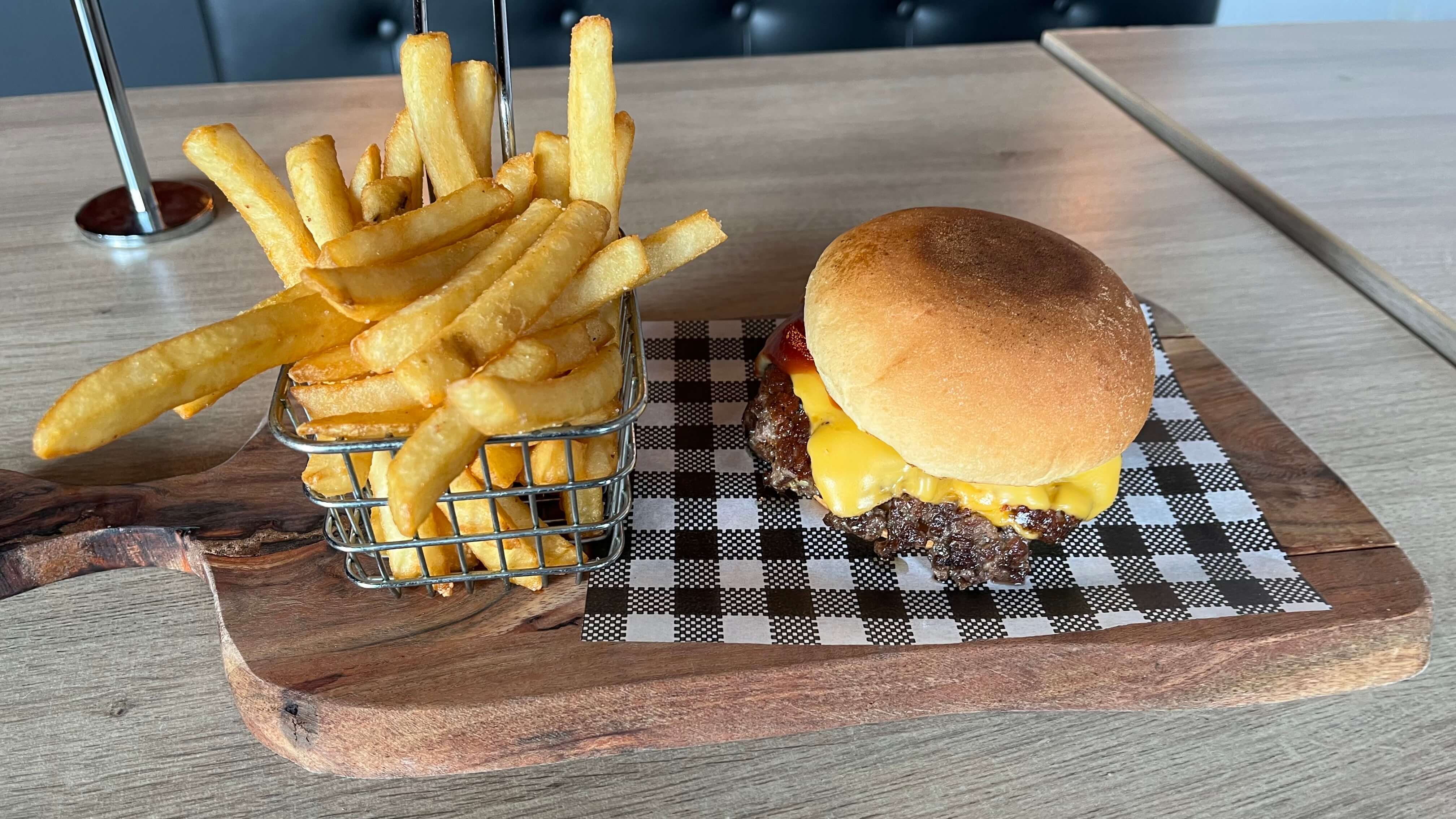 Double Cheeseburger, Fries