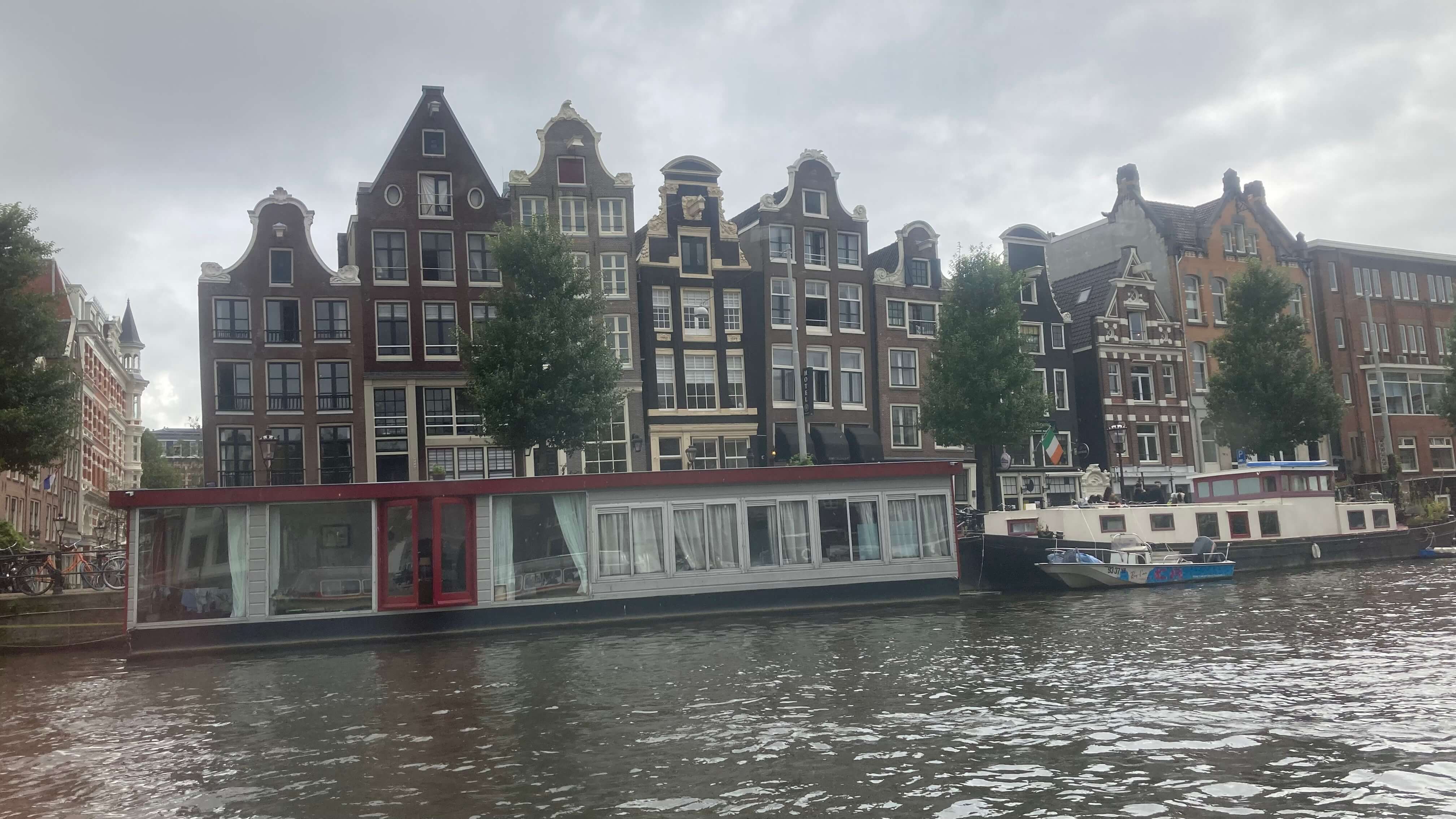 Uneven Houses