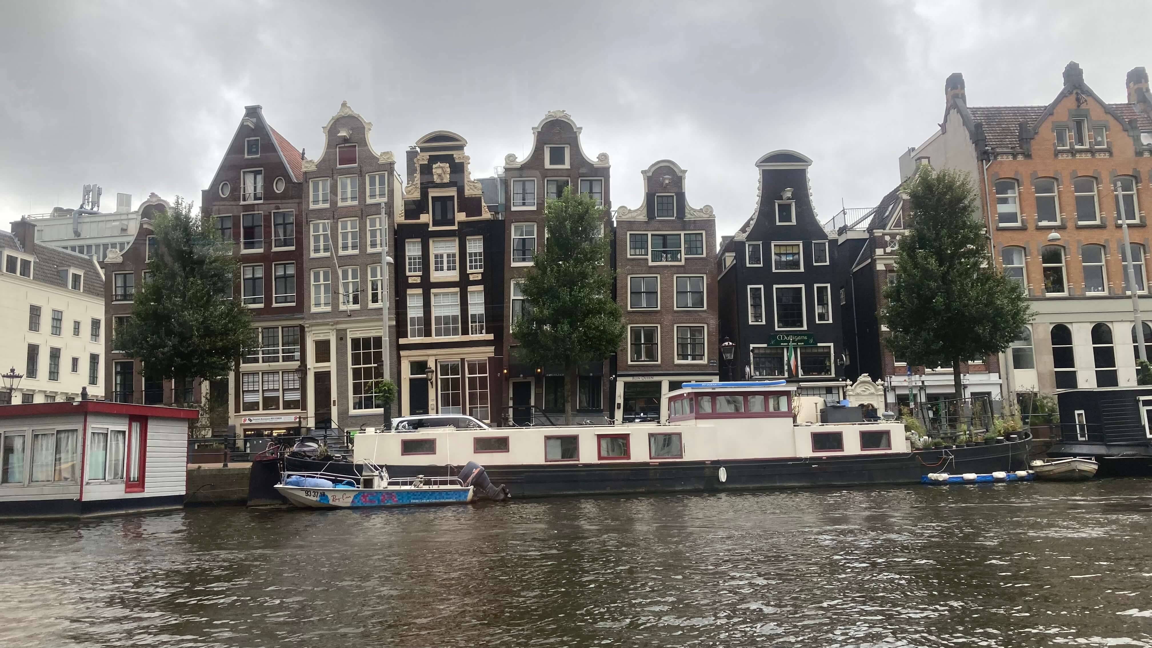 Uneven Houses