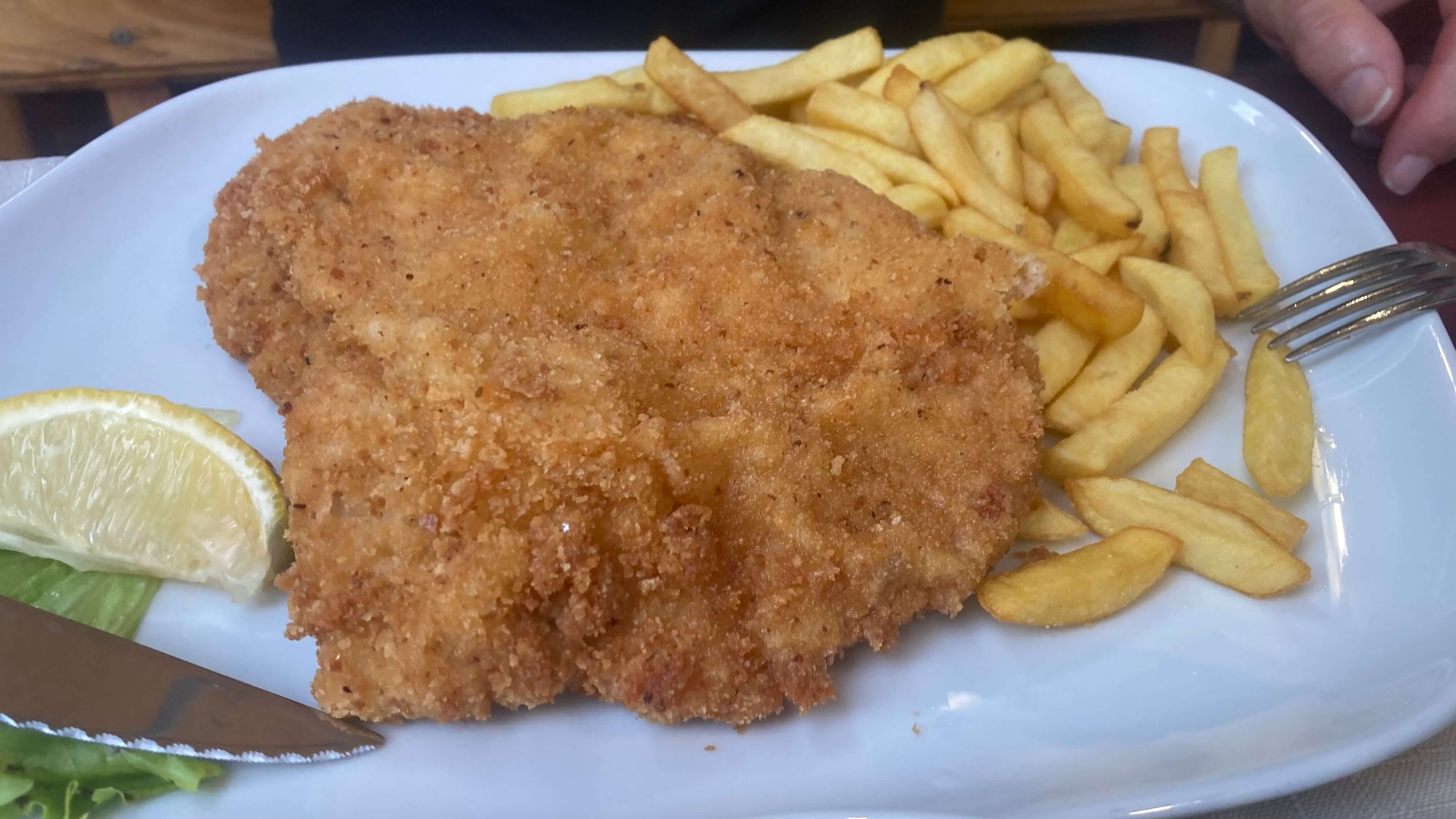 Escalope Viennese Style, Chips