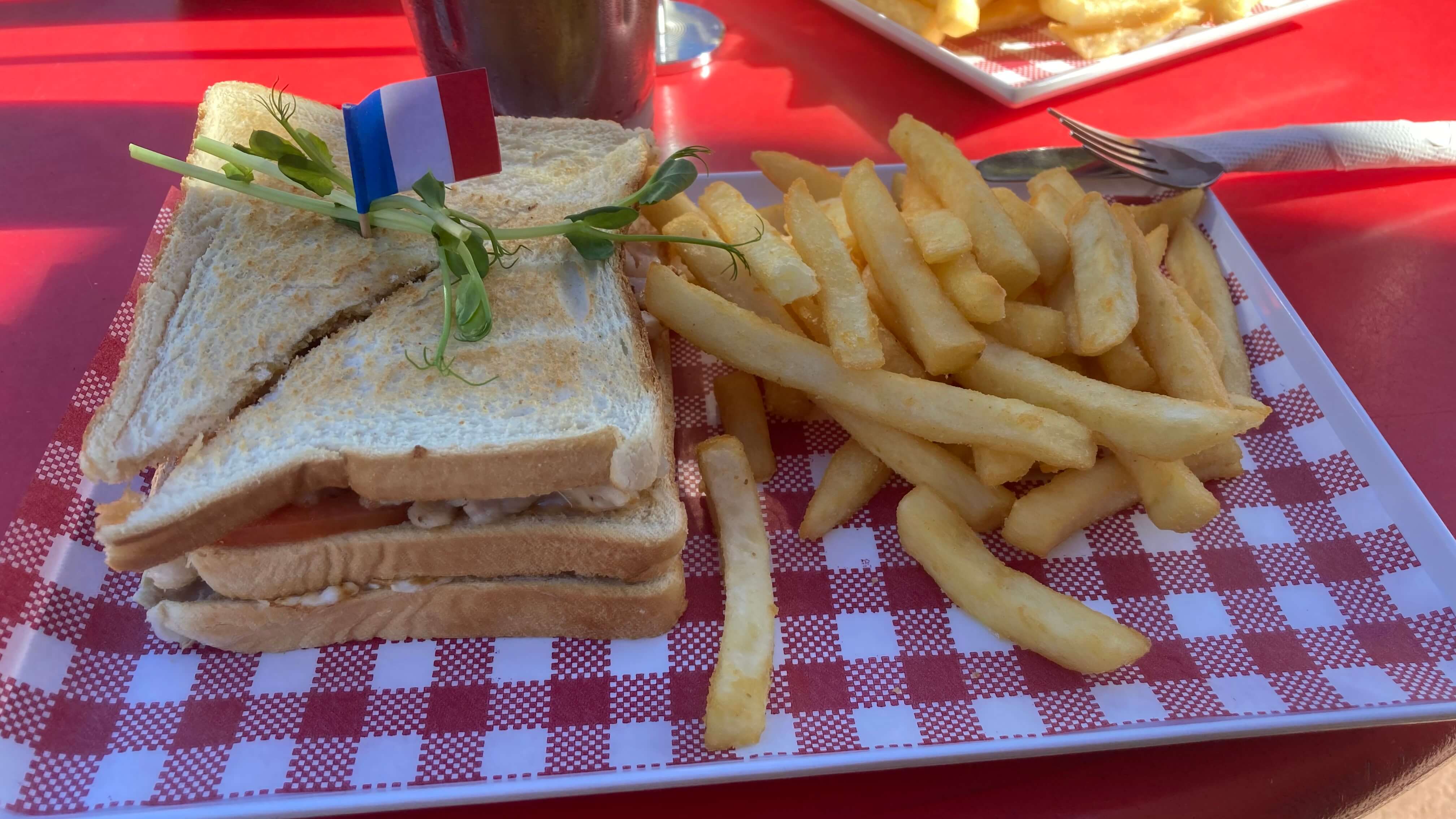 Club Sandwich, Fries